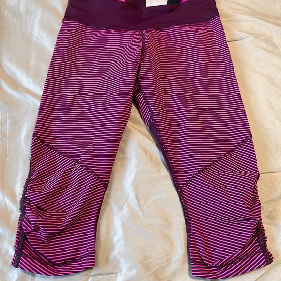 Lululemon crop Pace stripe leggings - Picture 4 of 8